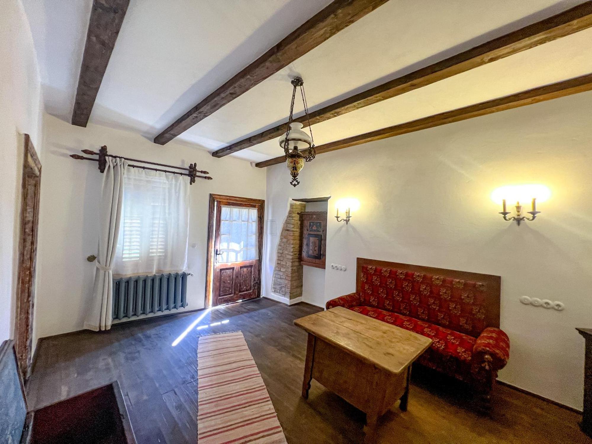 Castle View - Traditional Saschiz