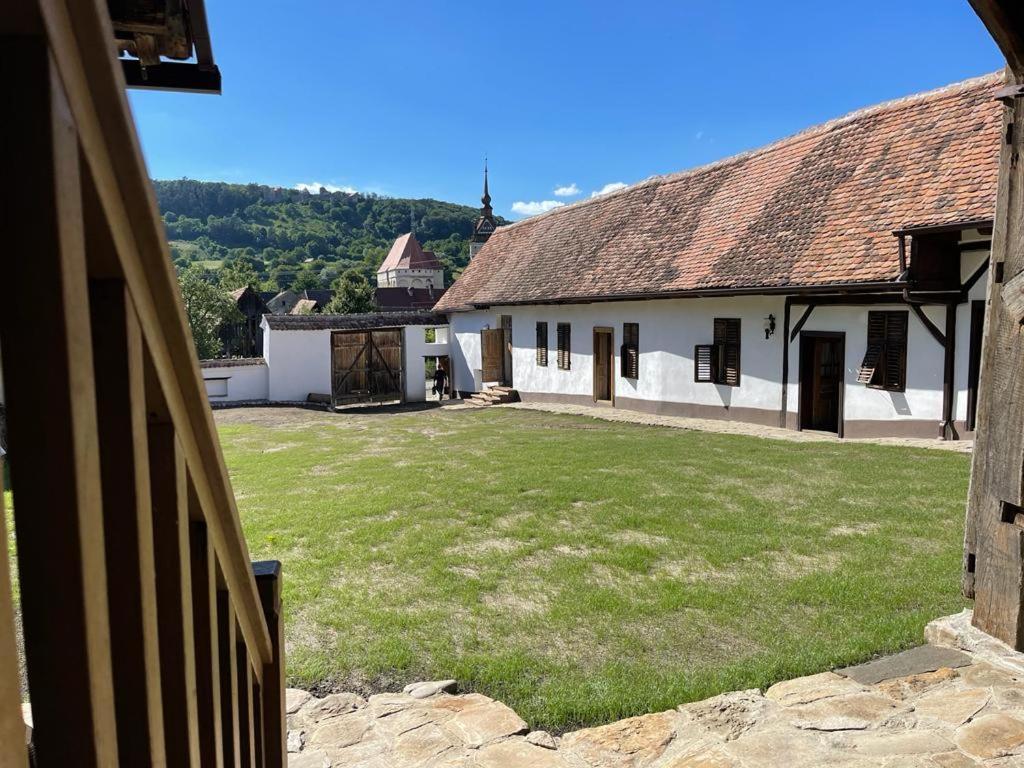 Castle View - Traditional