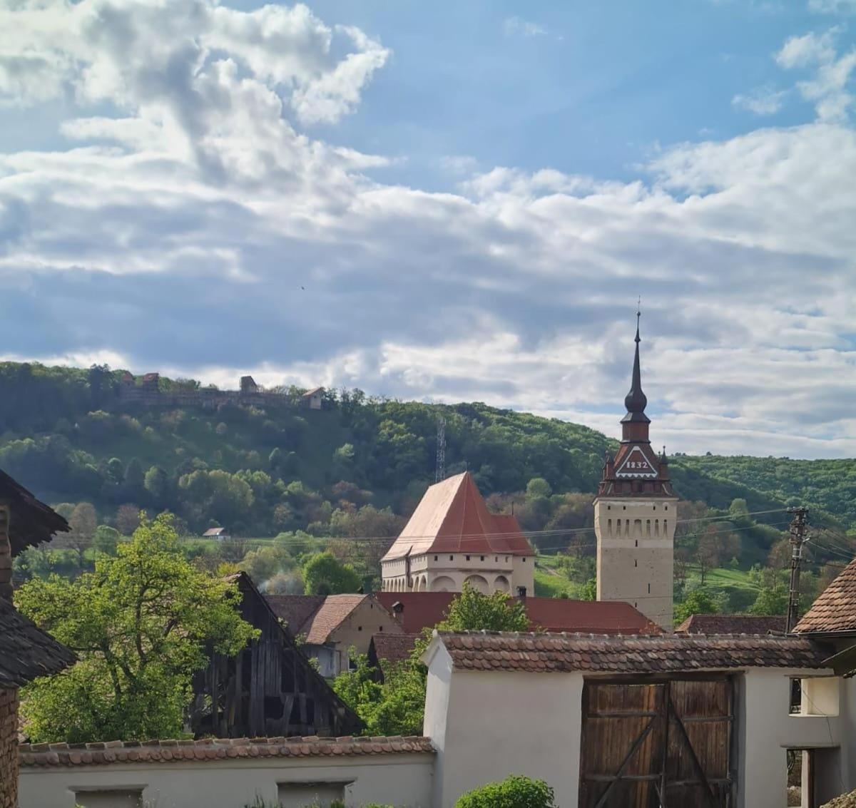 Castle View - Traditional